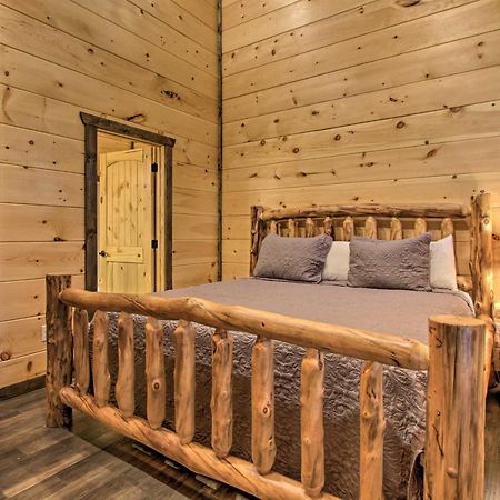 Luxe Cabin With Home Theater Less Than 2 Miles To Gatlinburg Dış mekan fotoğraf