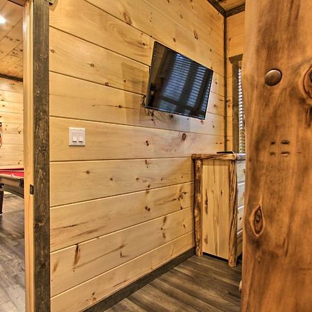 Luxe Cabin With Home Theater Less Than 2 Miles To Gatlinburg Dış mekan fotoğraf