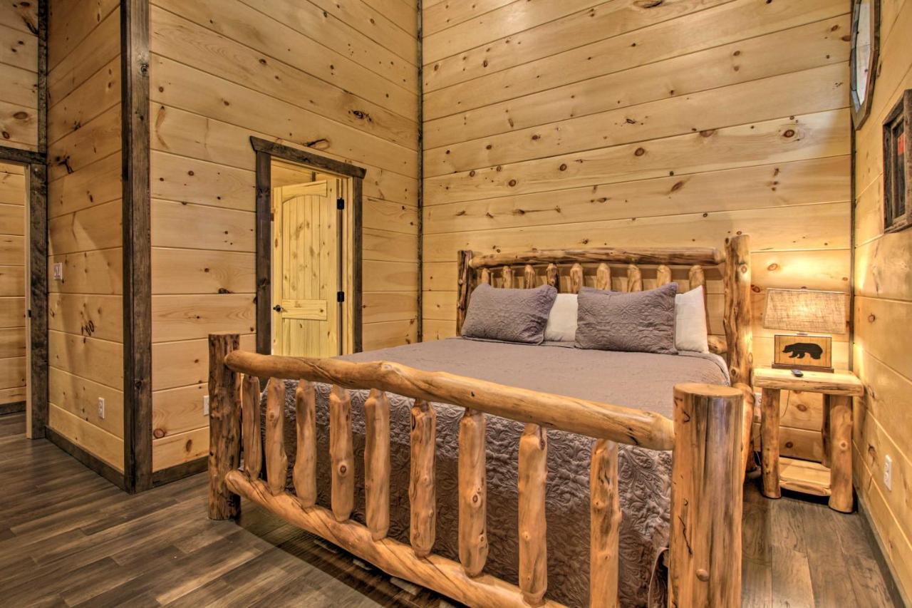 Luxe Cabin With Home Theater Less Than 2 Miles To Gatlinburg Dış mekan fotoğraf