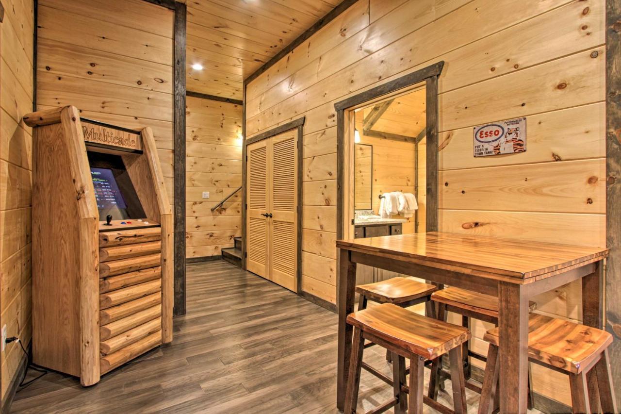 Luxe Cabin With Home Theater Less Than 2 Miles To Gatlinburg Dış mekan fotoğraf