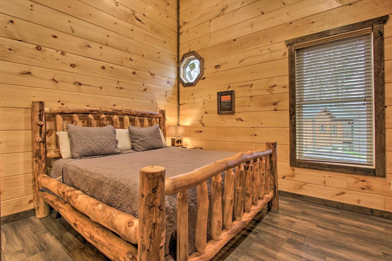 Luxe Cabin With Home Theater Less Than 2 Miles To Gatlinburg Dış mekan fotoğraf