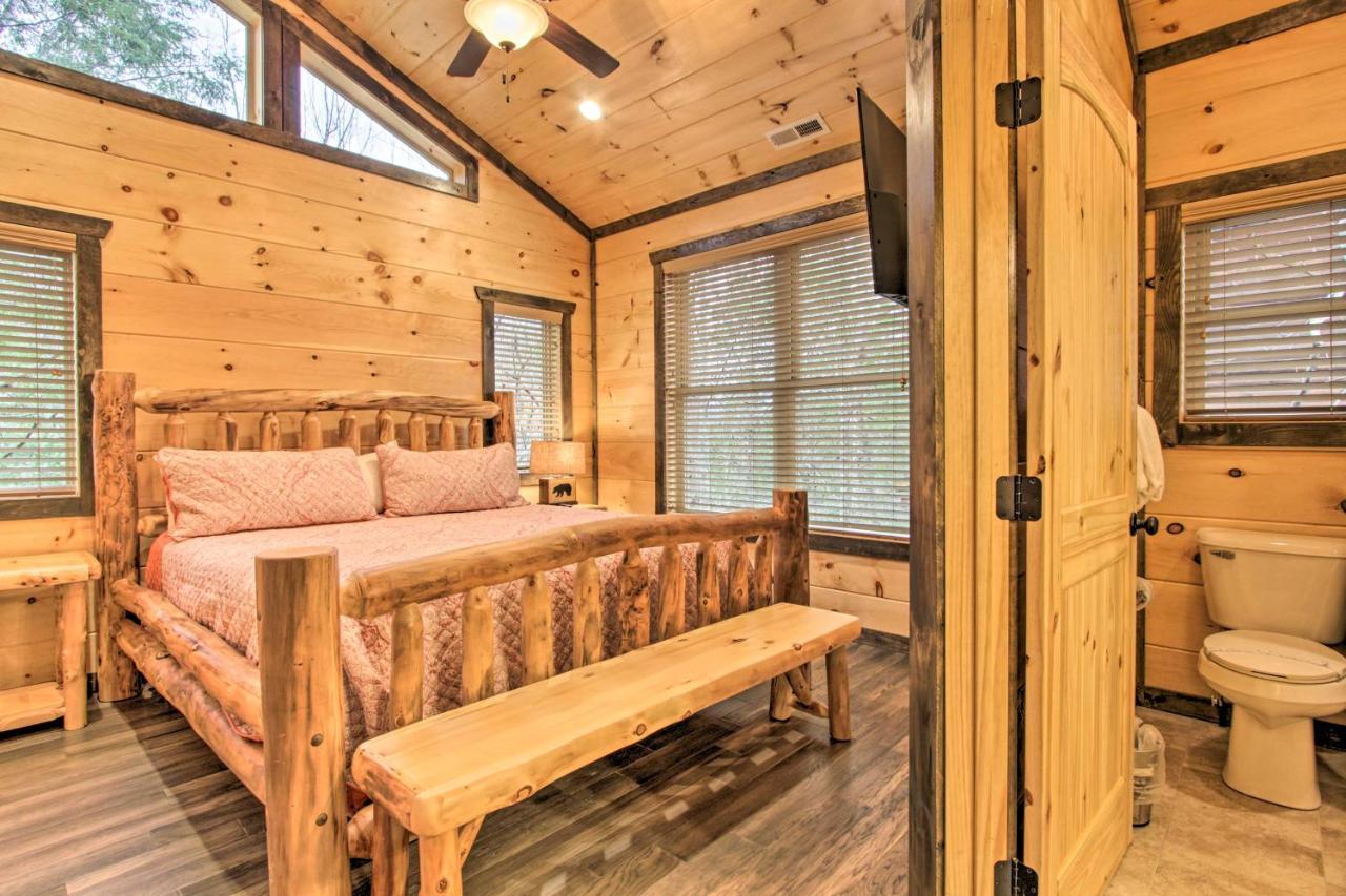 Luxe Cabin With Home Theater Less Than 2 Miles To Gatlinburg Dış mekan fotoğraf