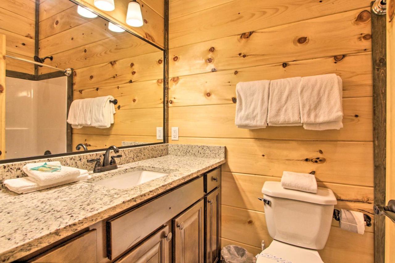 Luxe Cabin With Home Theater Less Than 2 Miles To Gatlinburg Dış mekan fotoğraf
