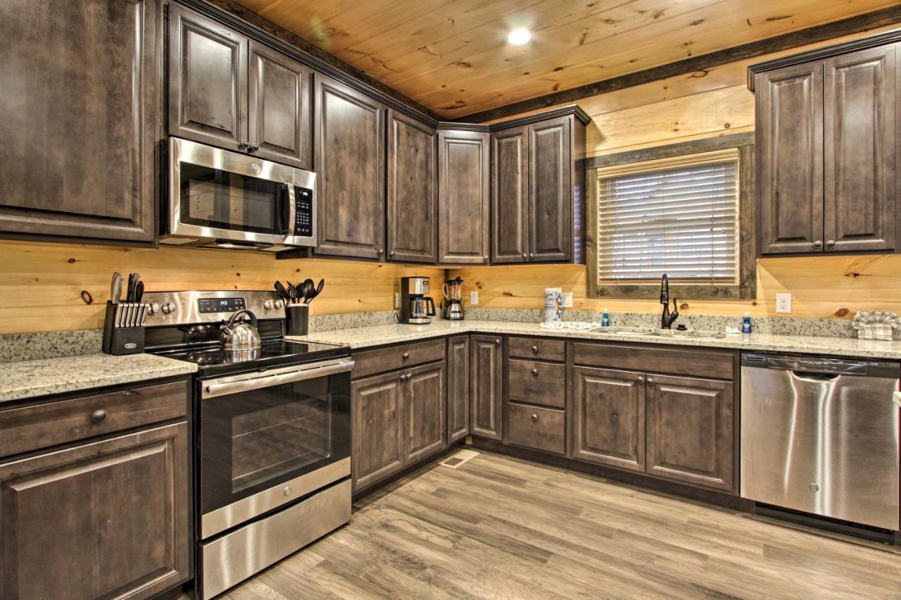 Luxe Cabin With Home Theater Less Than 2 Miles To Gatlinburg Dış mekan fotoğraf