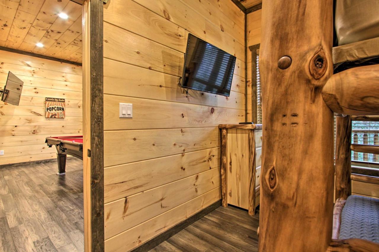 Luxe Cabin With Home Theater Less Than 2 Miles To Gatlinburg Dış mekan fotoğraf