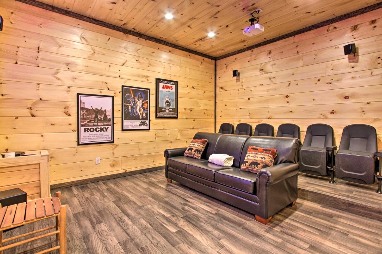 Luxe Cabin With Home Theater Less Than 2 Miles To Gatlinburg Dış mekan fotoğraf