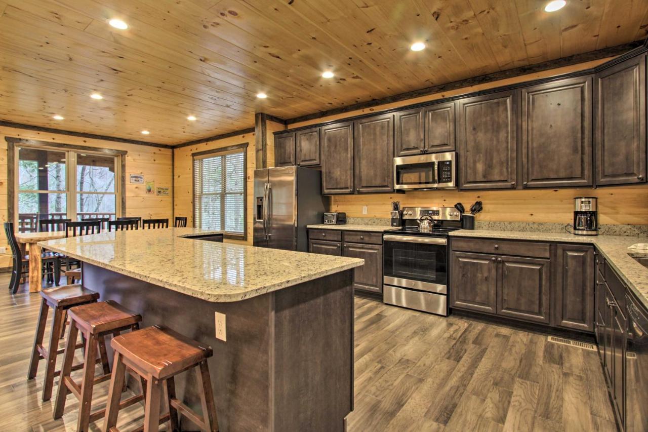 Luxe Cabin With Home Theater Less Than 2 Miles To Gatlinburg Dış mekan fotoğraf