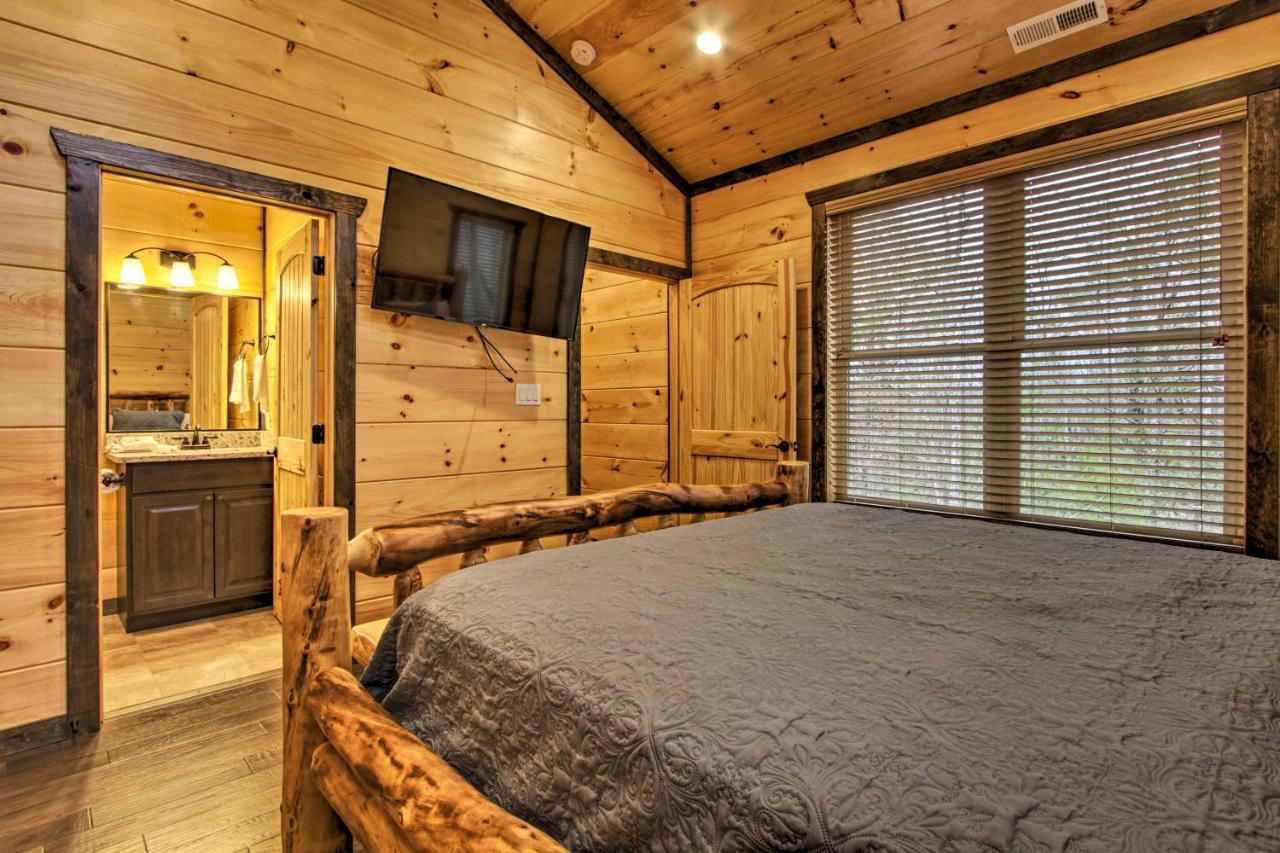 Luxe Cabin With Home Theater Less Than 2 Miles To Gatlinburg Dış mekan fotoğraf