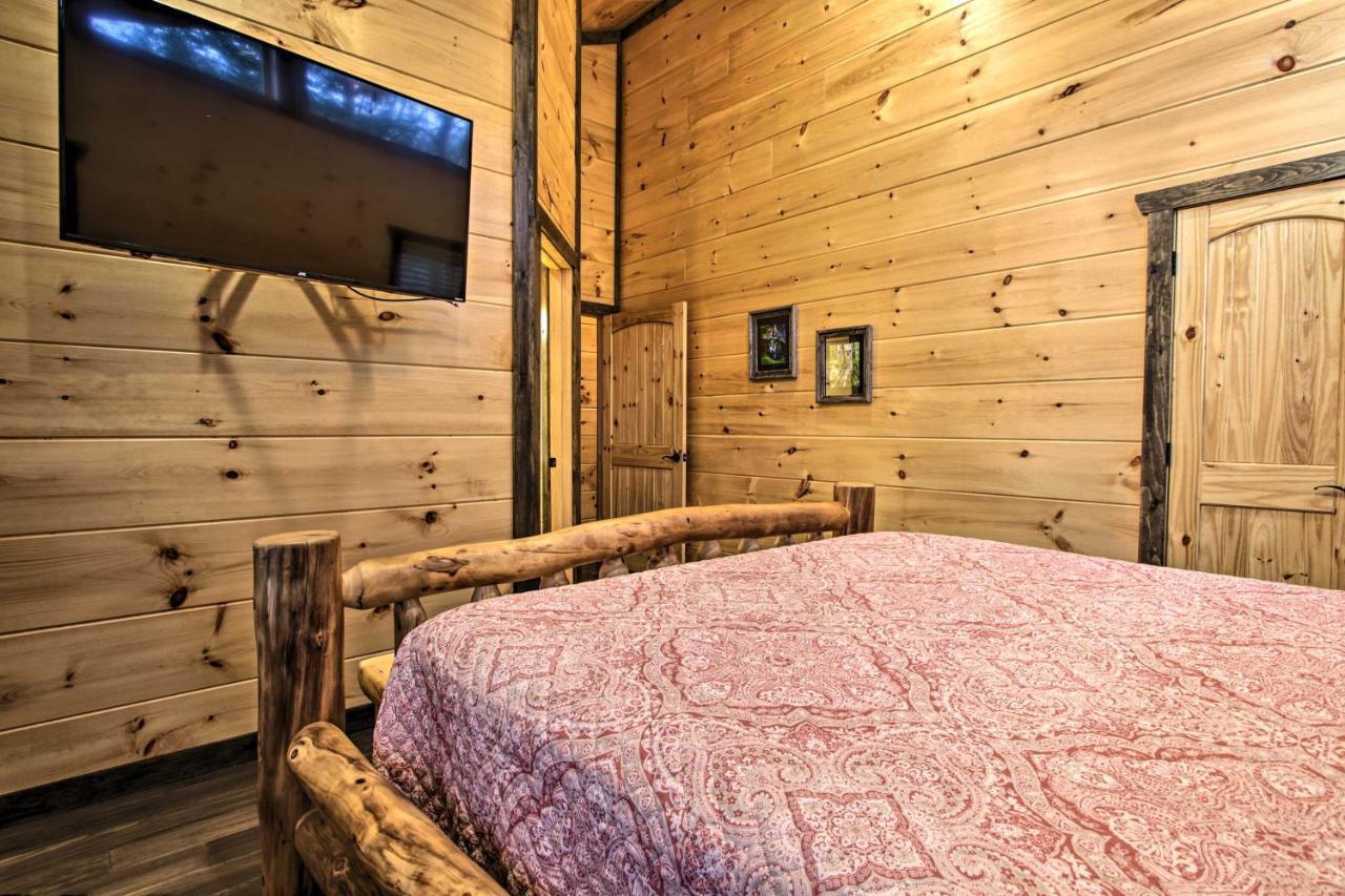 Luxe Cabin With Home Theater Less Than 2 Miles To Gatlinburg Dış mekan fotoğraf